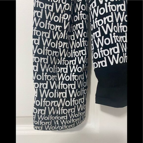 Wolford Black and White Logo Short Sleeve Top
NWT/NEW - Picture 7 of 9